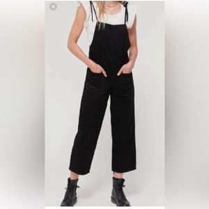 COPY - BDG Black jumper size medium